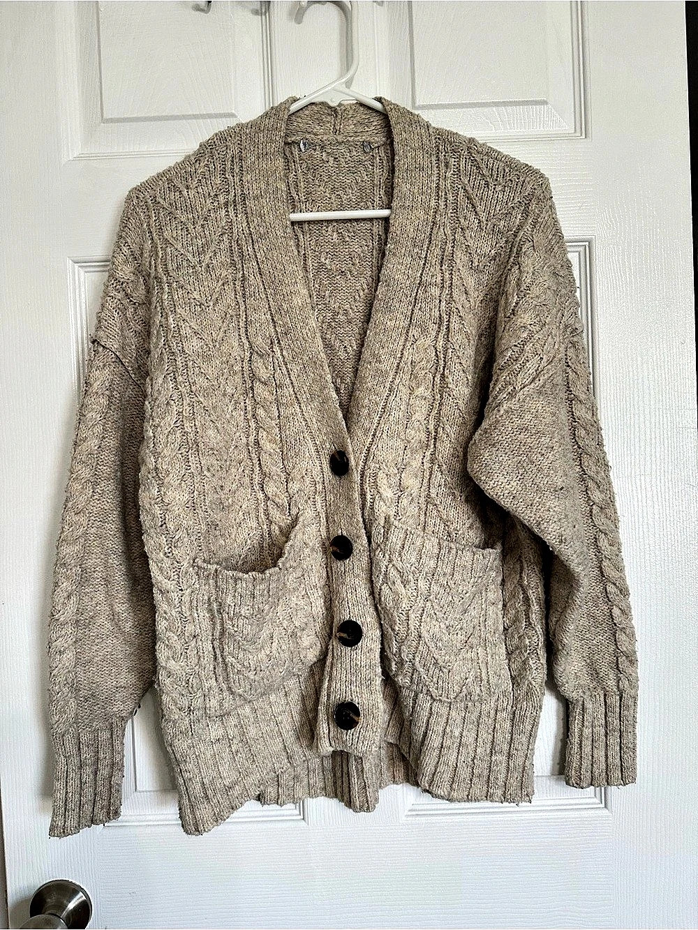 Chunky oatmeal oversized Cable Knit Cardigan in cream Brown Like New